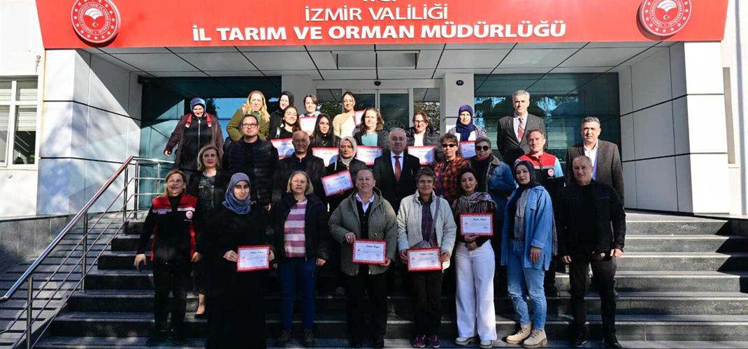 "Kadın Arıcılarımızla Efe Arısından Arı Sütü Üretiyoruz" Projesi Kapanış Töreni Düzenlendi