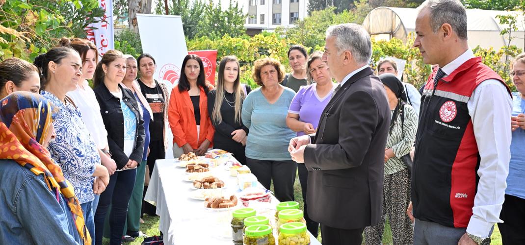 İl Müdürü Şahin, İzmir’in Merkeze En Uzak İlçesinde Çiftçi Kadınlarla Bir Araya Geldi