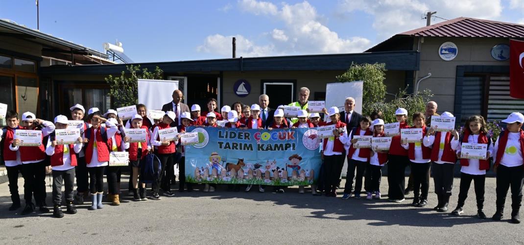 Çocuklar tarımı Lider Çocuk Tarım Kampı’nda öğreniyor