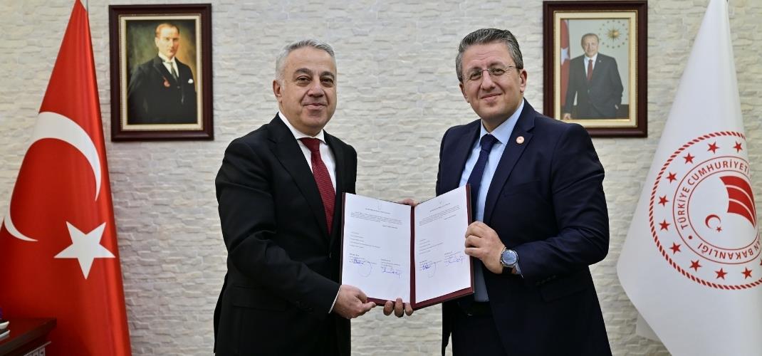 ​Tarım ve Orman İl Müdürü Kahraman Akdoğan göreve başladı.