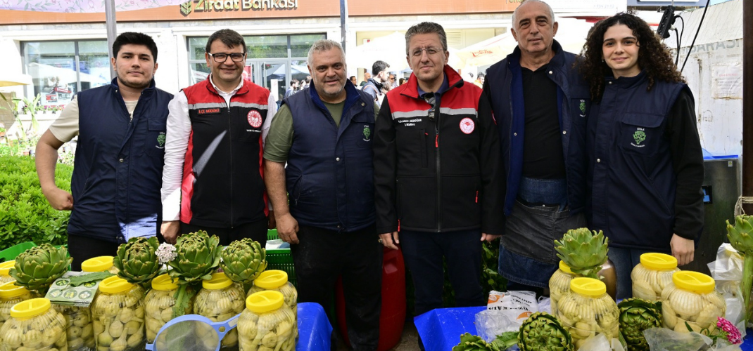 İzmir'i Türkiye tarımının kalbine koyan tarımsal ürünlerimizin festivalleri, İzmir'imize çok yakışıyor.
